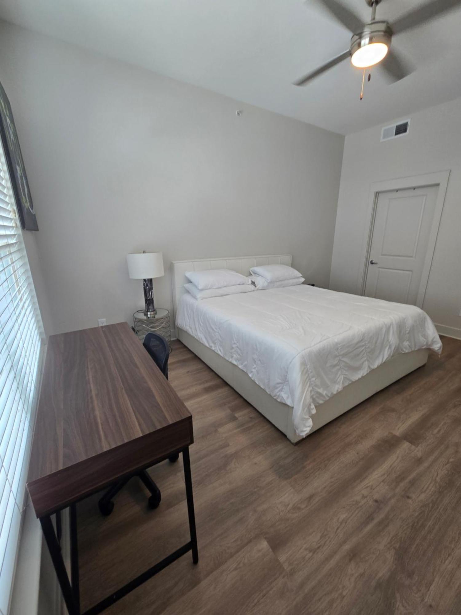 2Bdrm/2 King Beds/1Air Mattress Lejlighed Dallas Eksteriør billede
