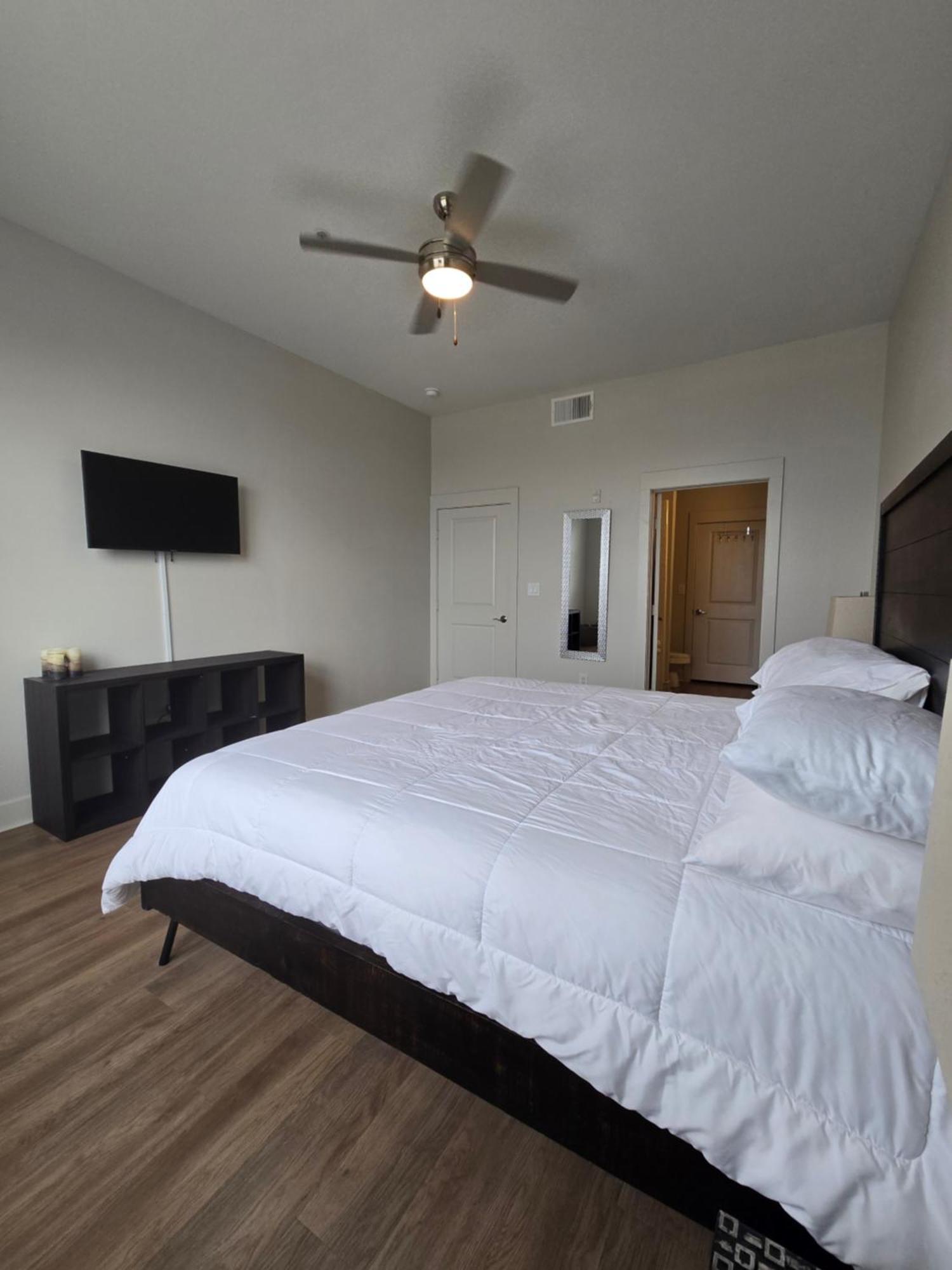 2Bdrm/2 King Beds/1Air Mattress Lejlighed Dallas Eksteriør billede